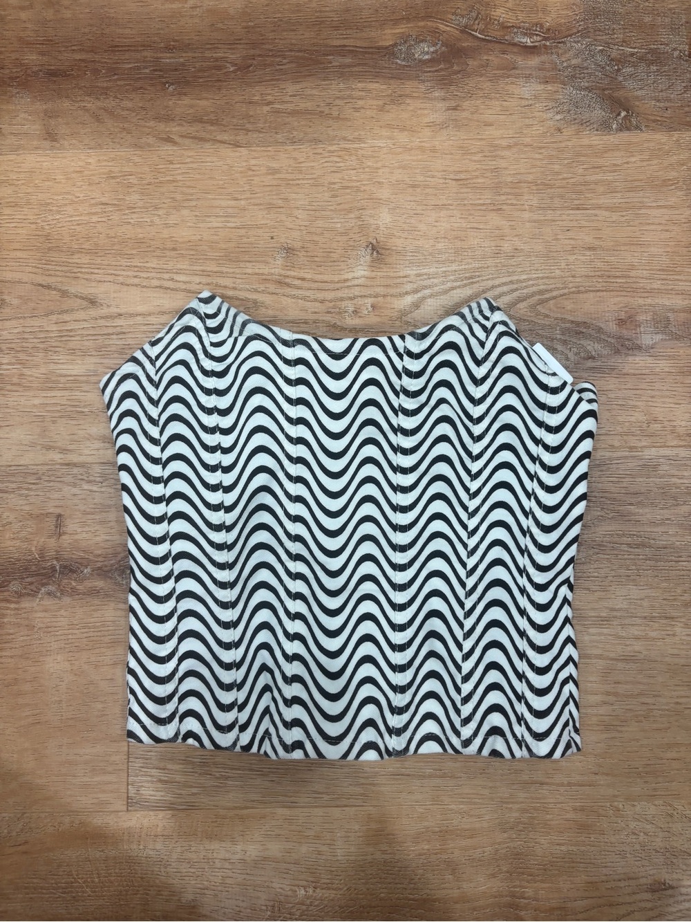 Black & White Wave-Print Strapless Crop Top